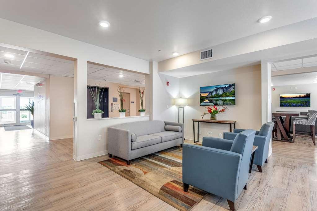 Parks Residential Denver Centennial Room photo